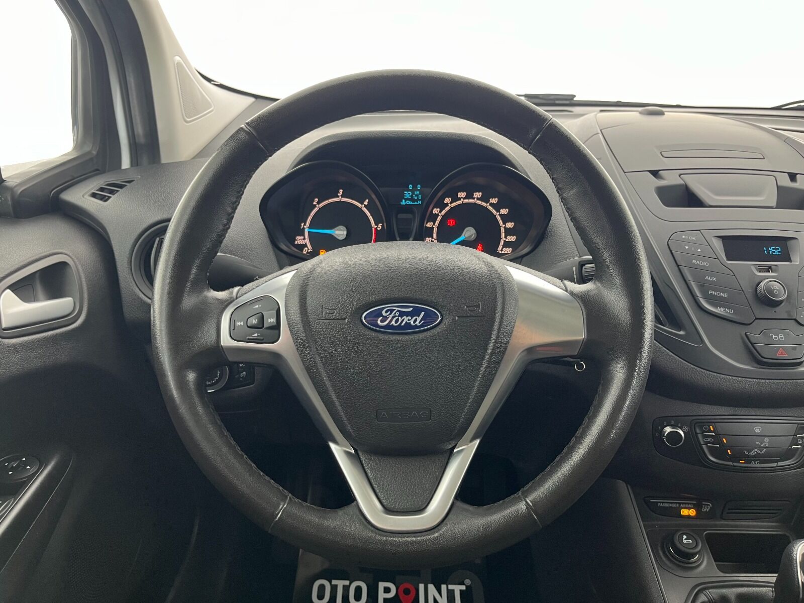 Ford Tourneo Courier 1.5 TDCI Deluxe - 2023 - Detay