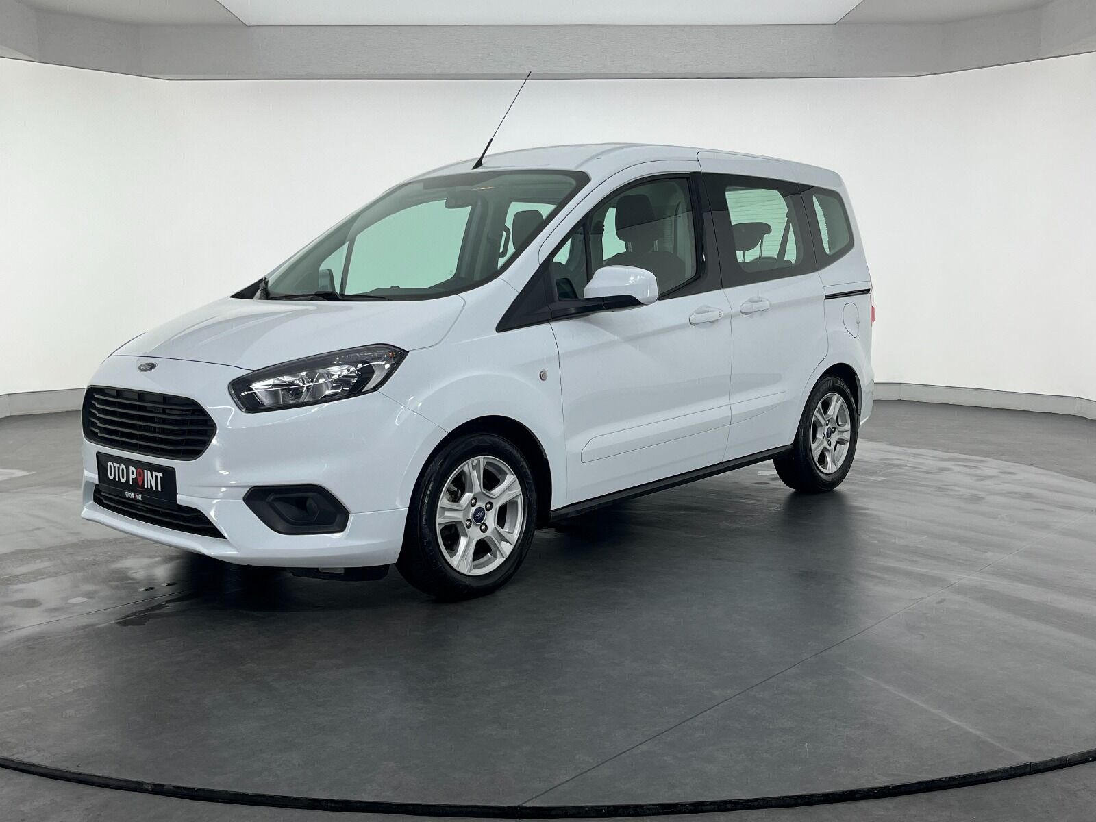 Ford Tourneo Courier 1.5 TDCI Deluxe - 2023 - Detay