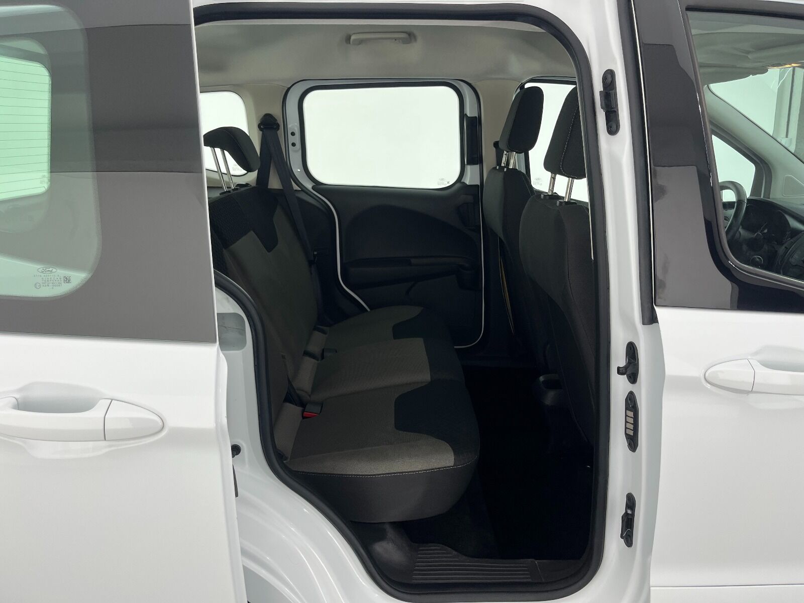 Ford Tourneo Courier 1.5 TDCI Deluxe - 2023 - Detay