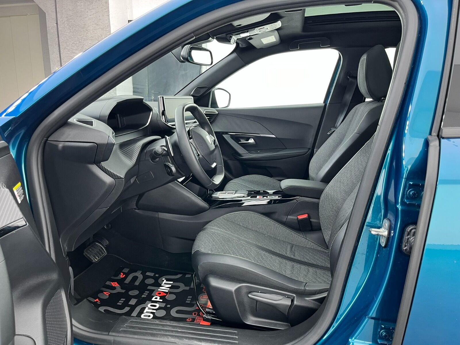 Peugeot 2008 1.2 Puretech Allure EAT8 - 2025 - Detay