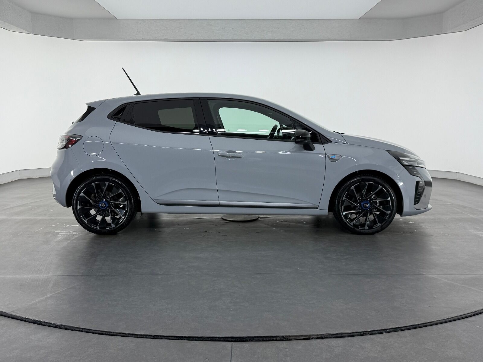 Renault Clio 1.0 TCE Techno Esprit Alpine X-Tronic - 2025 - Detay