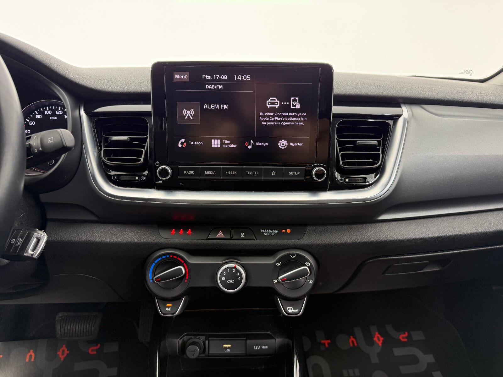 Kia Stonic 1.0 T-GDI Cool DCT - 2024 - Detay