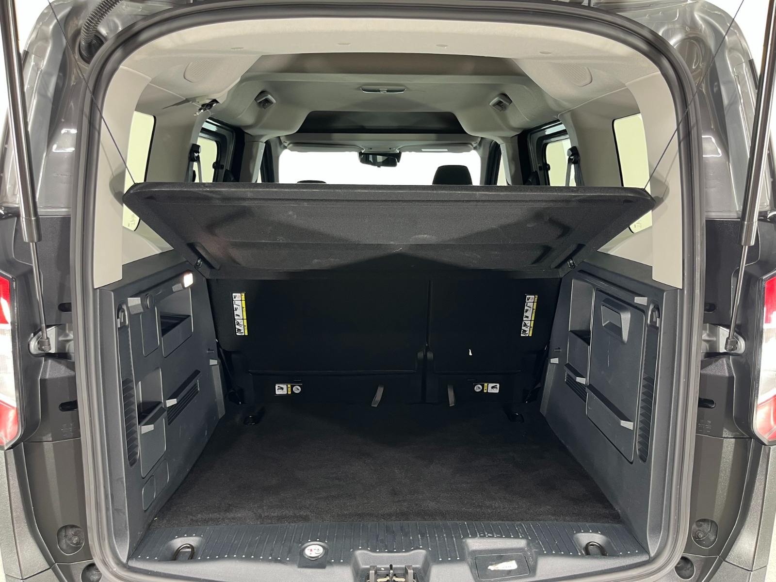 Ford Tourneo Courier Kombi 1.5 EcoBlue Deluxe - 2025 - Detay