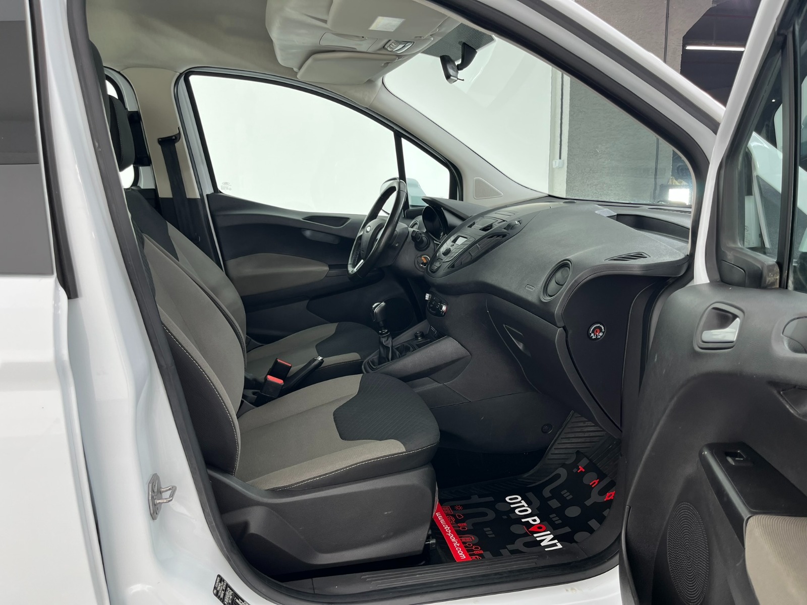 Ford Tourneo Courier Kombi 1.5 TDCI Deluxe - 2023 - Detay