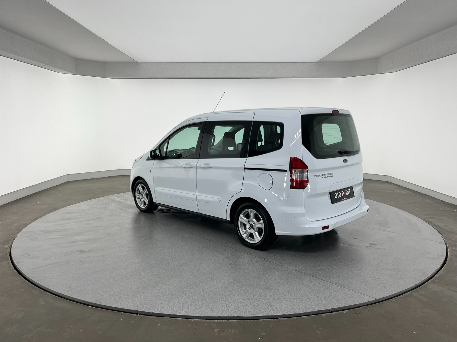 Ford Tourneo Courier Kombi 1.5 TDCI Deluxe - 2023 - Detay