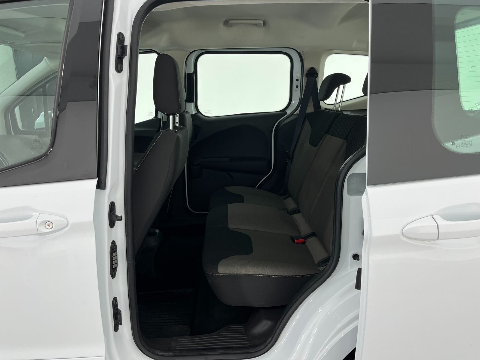 Ford Tourneo Courier Kombi 1.5 TDCI Deluxe - 2023 - Detay