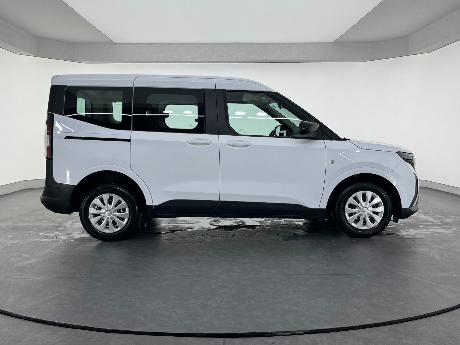 Ford Tourneo Courier Kombi 1.5 EcoBlue Deluxe - 2024 - Detay