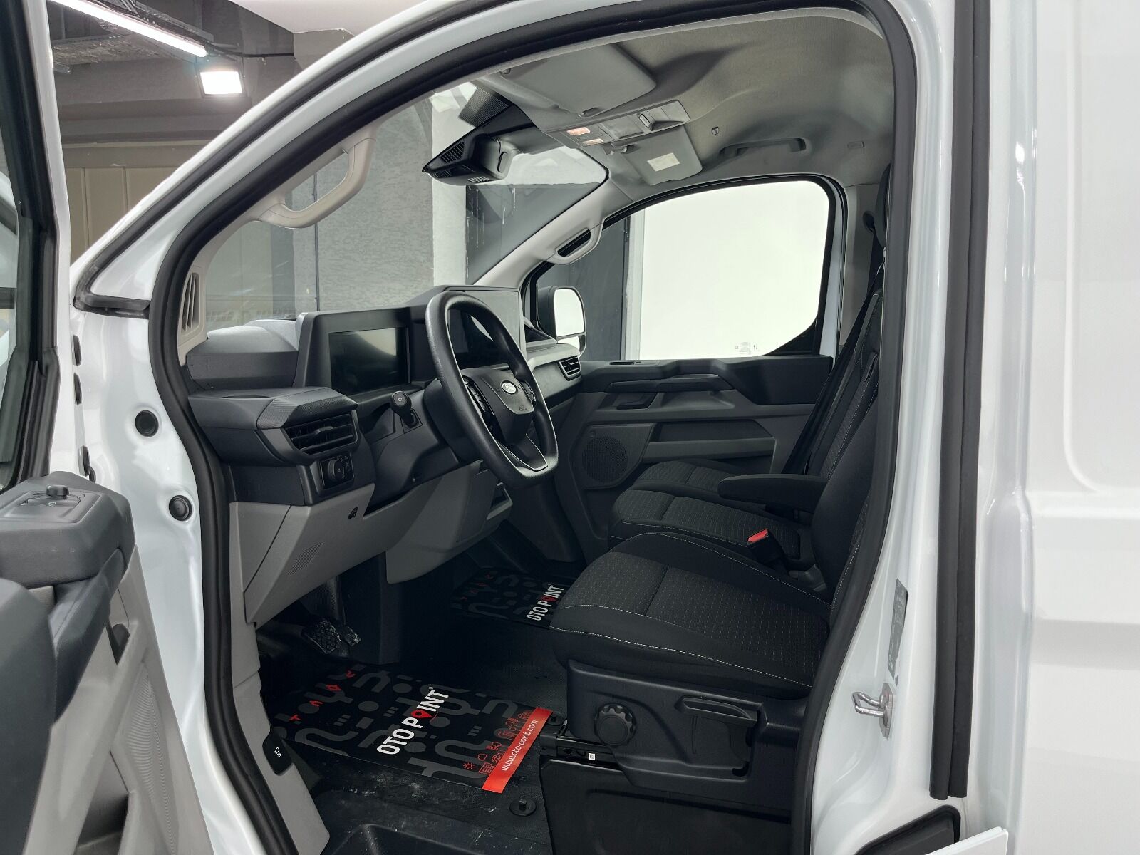 Ford Transit Custom 2.0 EcoBlue UPG 320 S Deluxe - 2024 - Detay