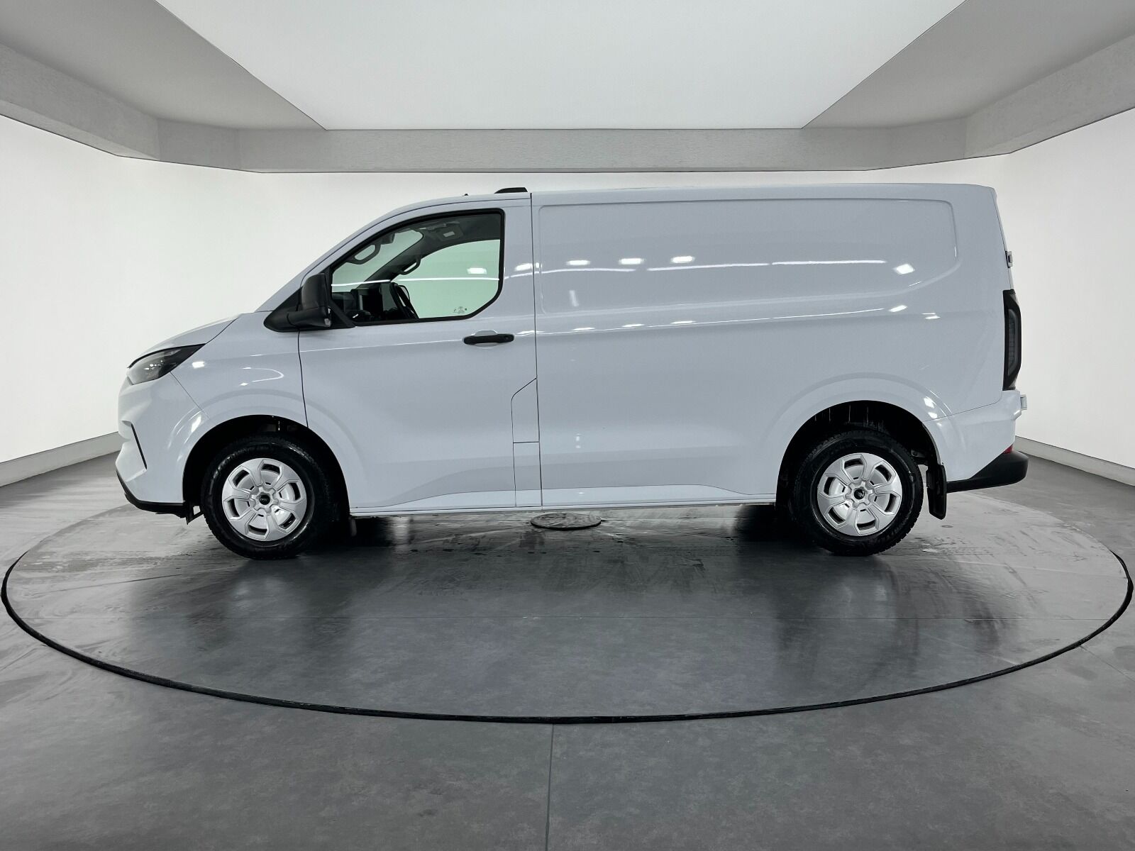 Ford Transit Custom 2.0 EcoBlue UPG 320 S Deluxe - 2024 - Detay