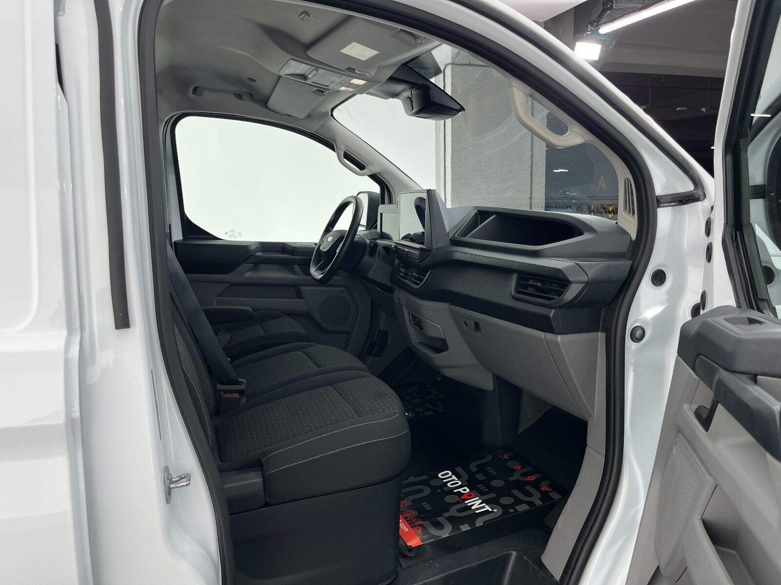 Ford Transit Custom 2.0 EcoBlue UPG 320 S Deluxe - 2024 - Detay