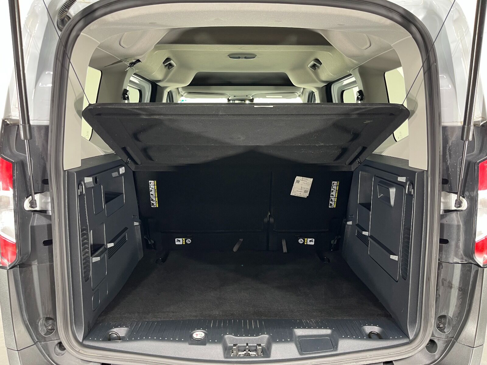 Ford Tourneo Courier Kombi 1.5 EcoBlue Deluxe - 2025 - Detay