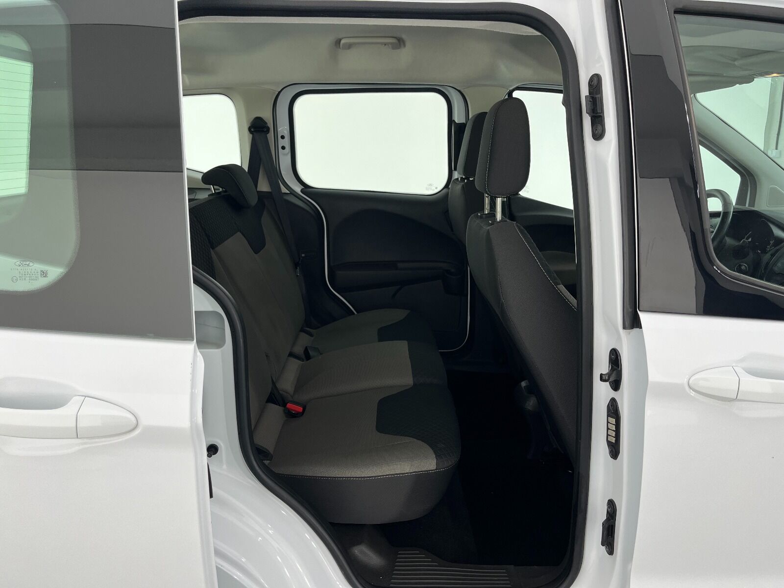 Ford Tourneo Courier 1.5 TDCI Deluxe - 2023 - Detay