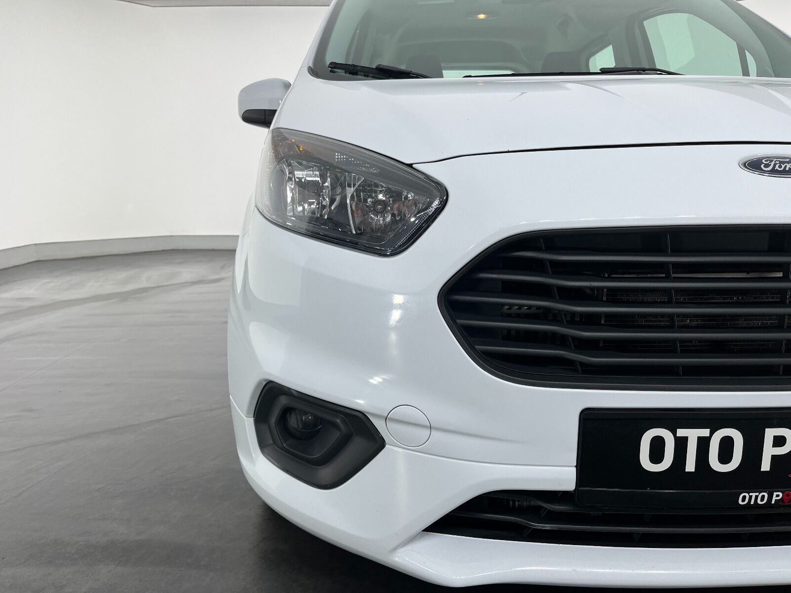 Ford Tourneo Courier 1.5 TDCI Deluxe - 2023 - Detay