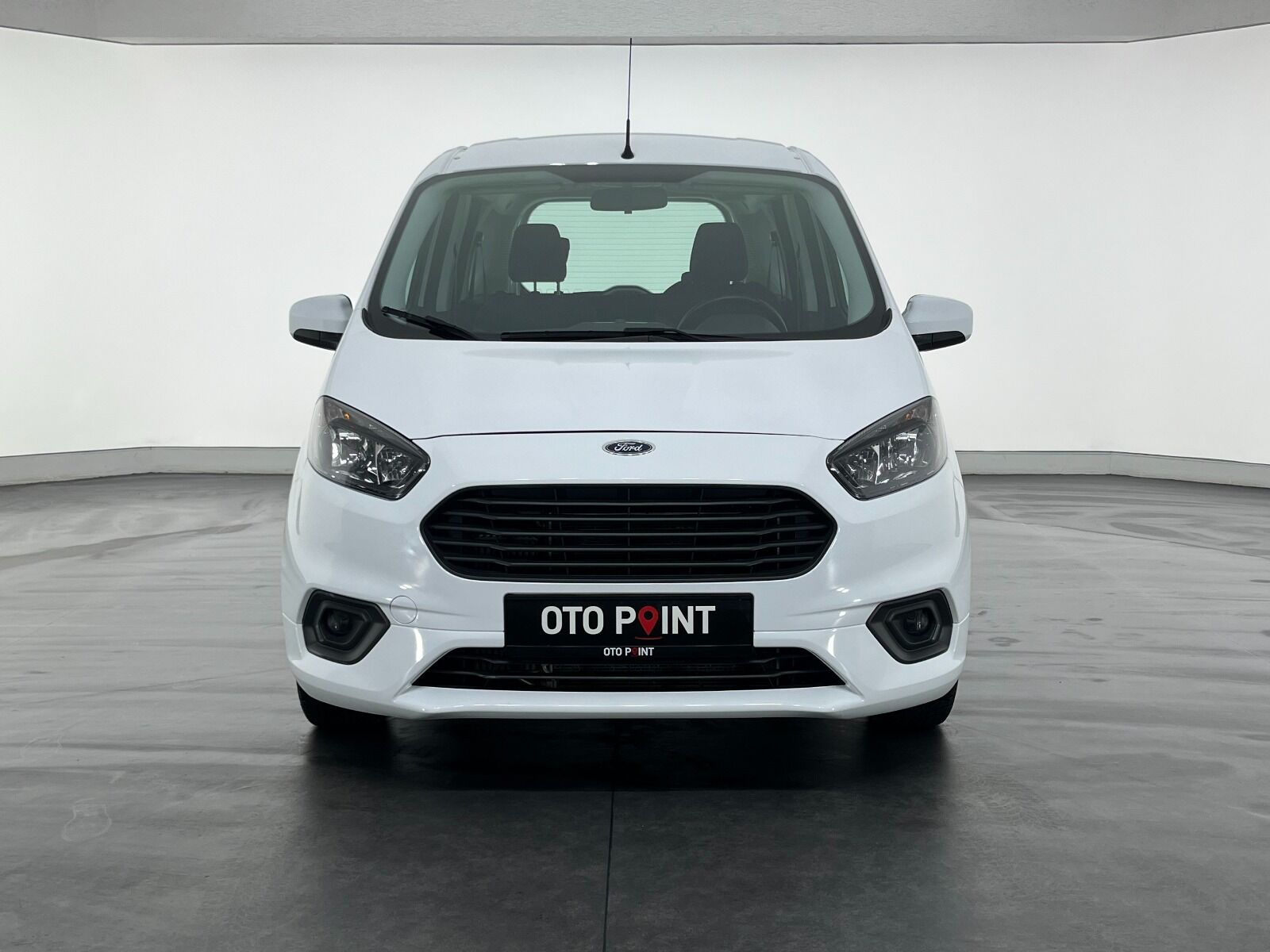 Ford Tourneo Courier 1.5 TDCI Deluxe - 2023