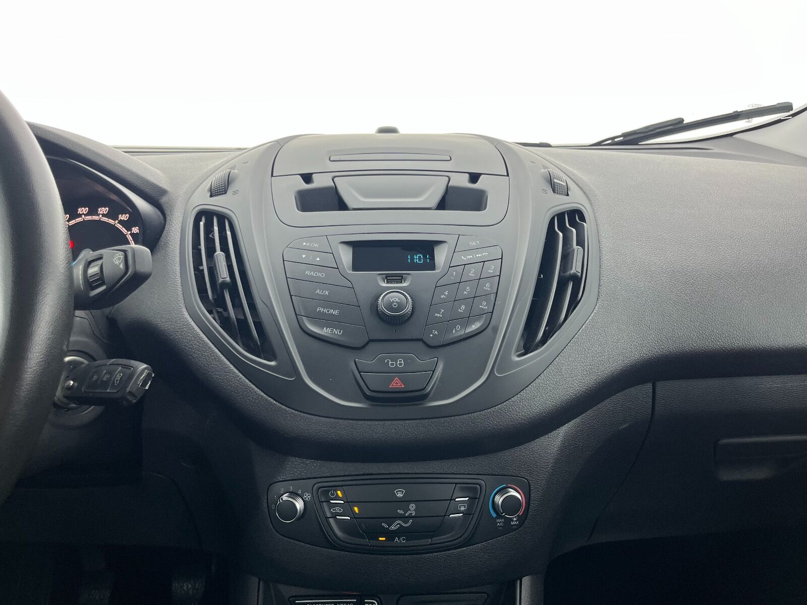 Ford Tourneo Courier 1.5 TDCI Deluxe - 2023 - Detay