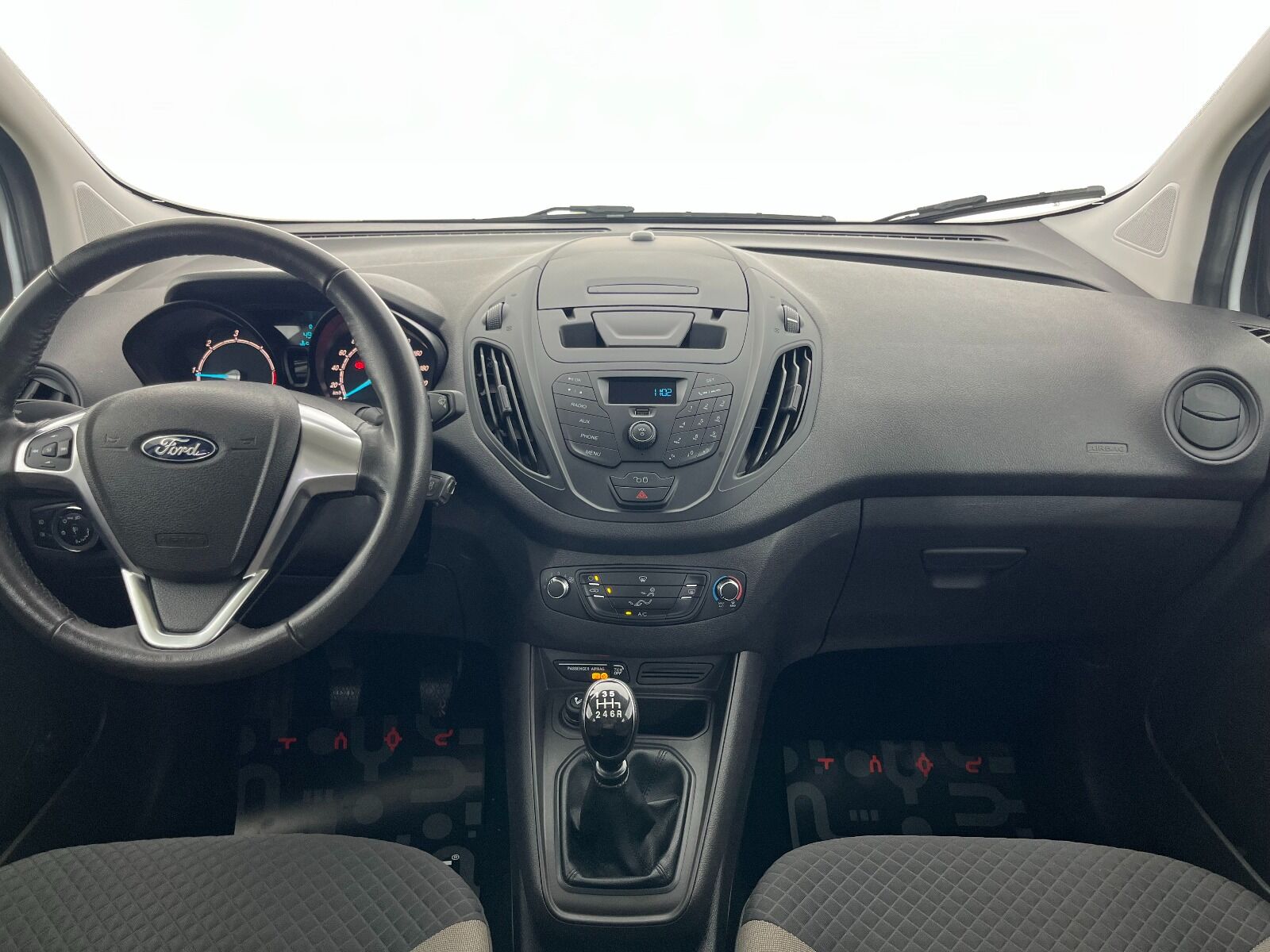 Ford Tourneo Courier 1.5 TDCI Deluxe - 2023 - Detay