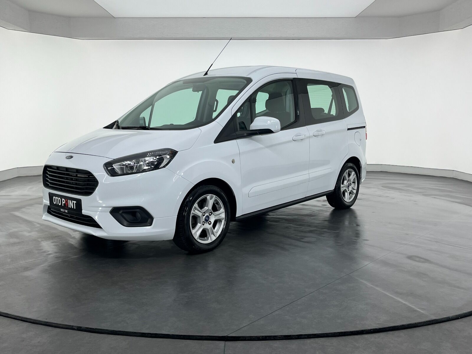 Ford Tourneo Courier 1.5 TDCI Deluxe - 2023 - Detay