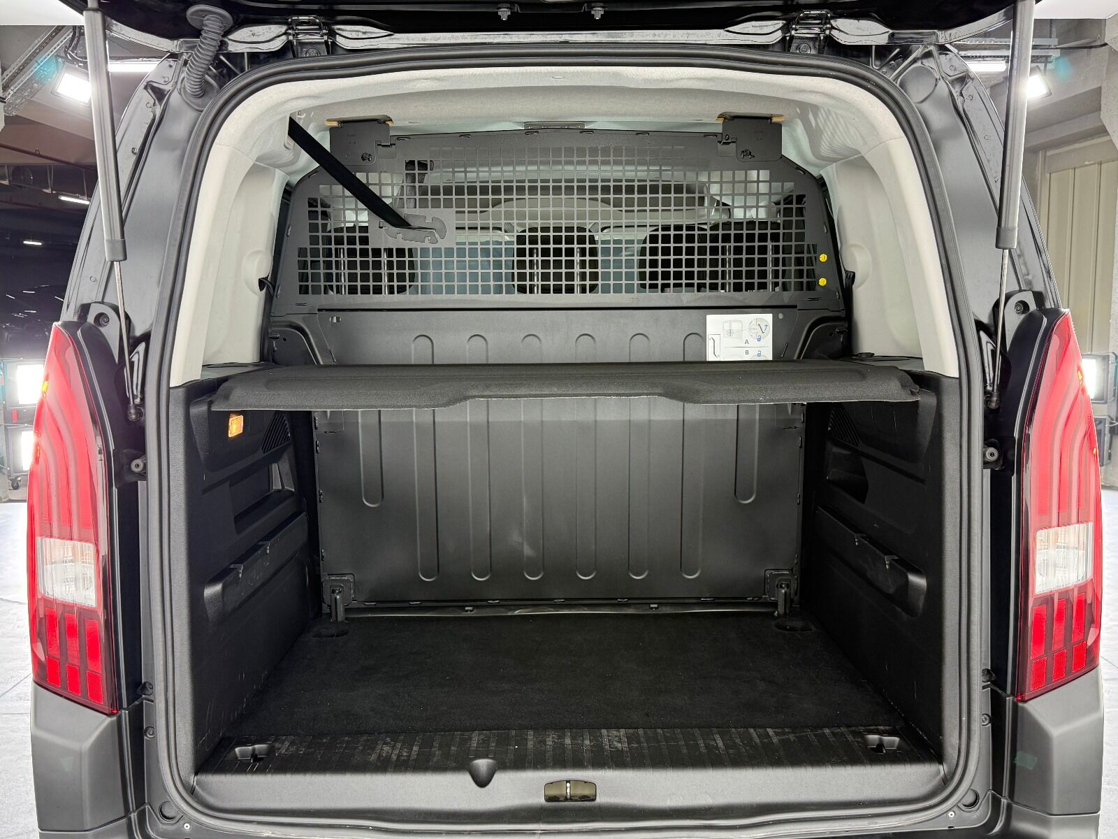 Peugeot Rifter 1.5 BlueHDI Allure EAT8 - 2026 - Detay