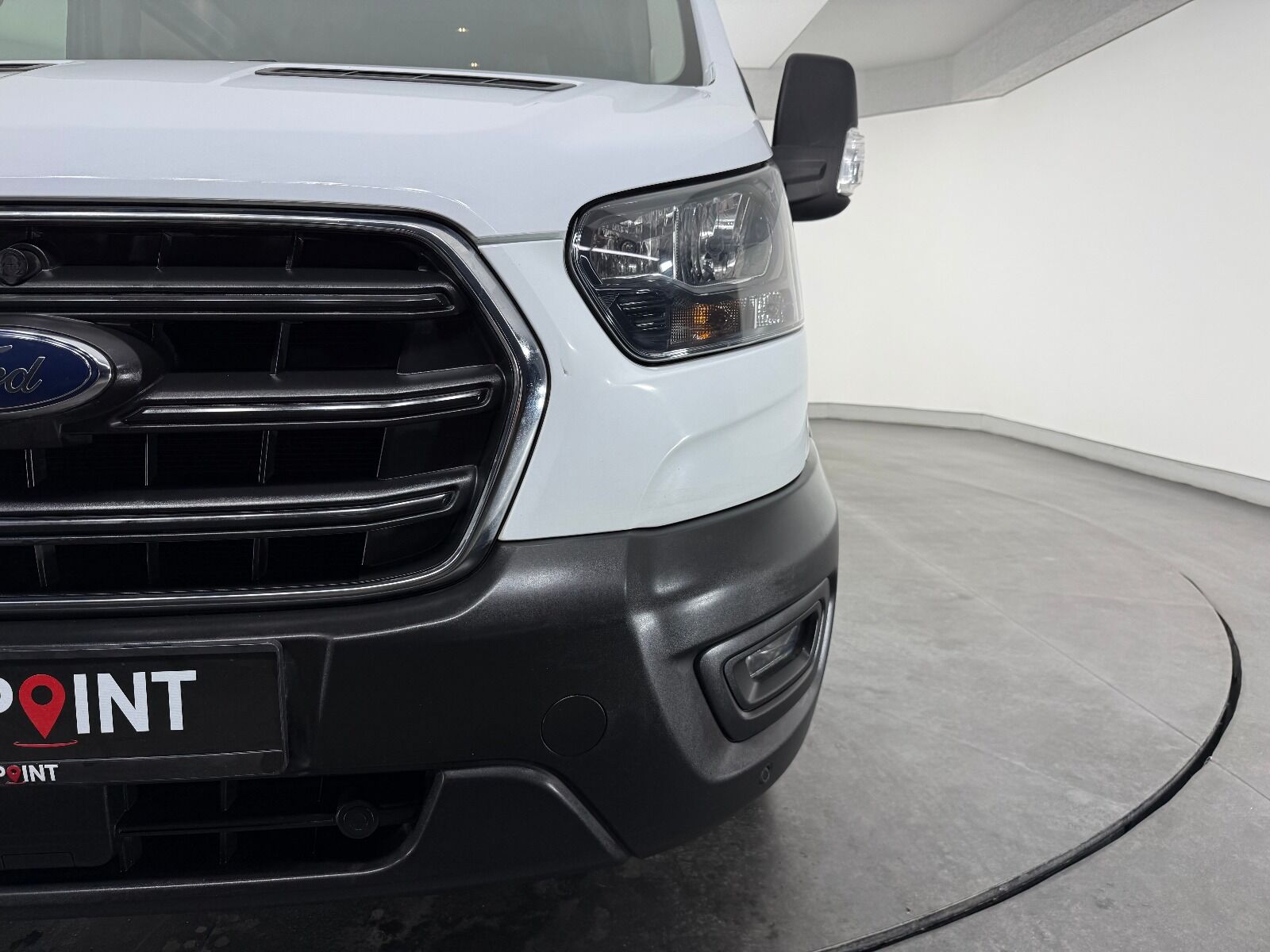 Ford Transit 2.0 EcoBlue 440 E Deluxe UPG - 2023 - Detay