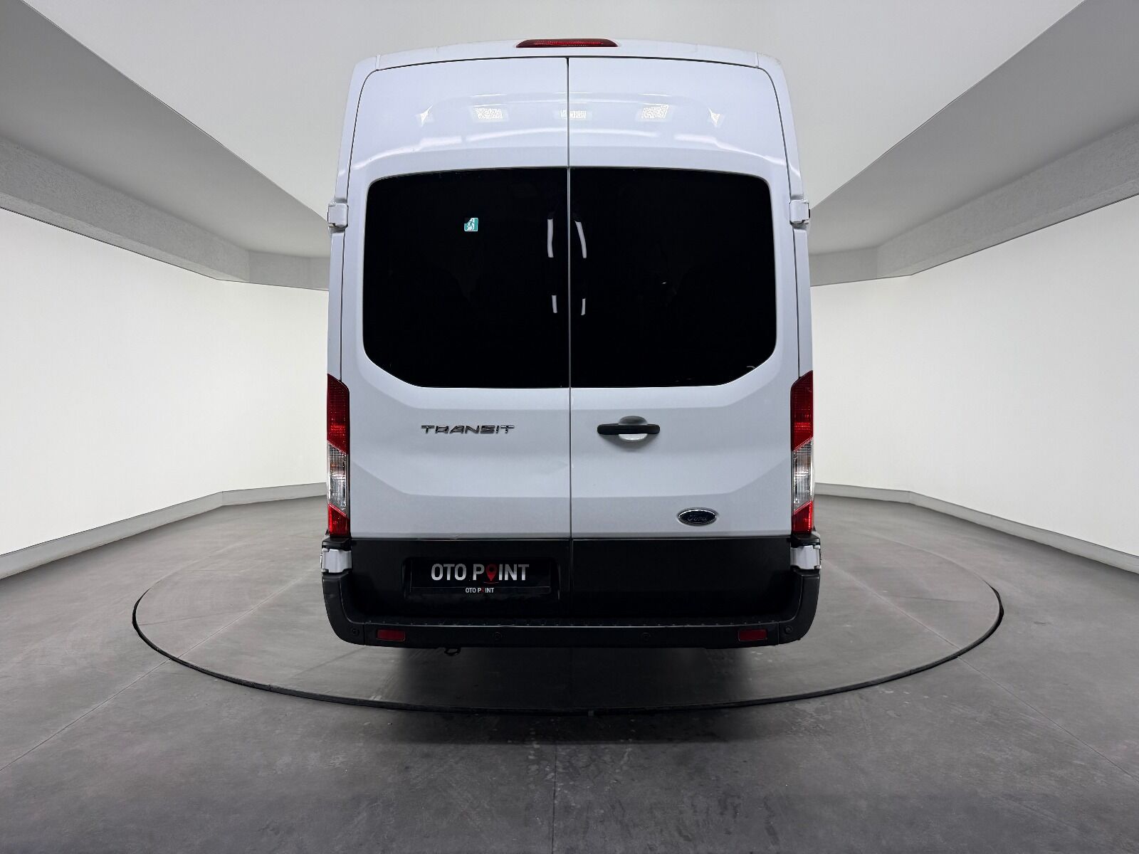 Ford Transit 2.0 EcoBlue 440 E Deluxe UPG - 2023 - Detay