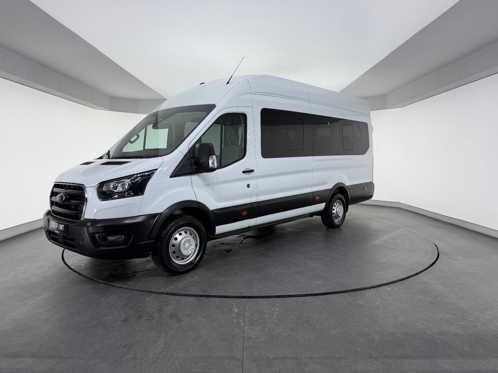 Ford Transit 2.0 EcoBlue 440 E Deluxe UPG - 2023 - Detay