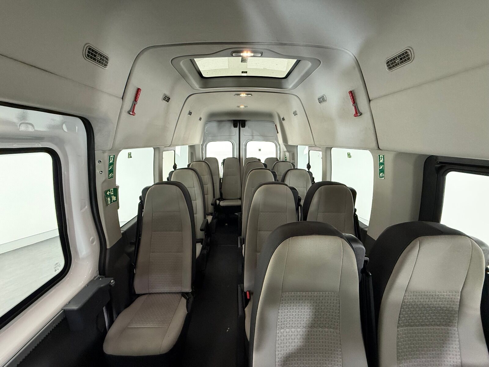 Ford Transit 2.0 EcoBlue 440 E Deluxe UPG - 2023 - Detay