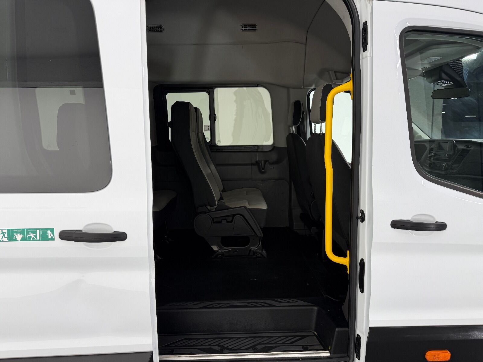 Ford Transit 2.0 EcoBlue 440 E Deluxe UPG - 2023 - Detay