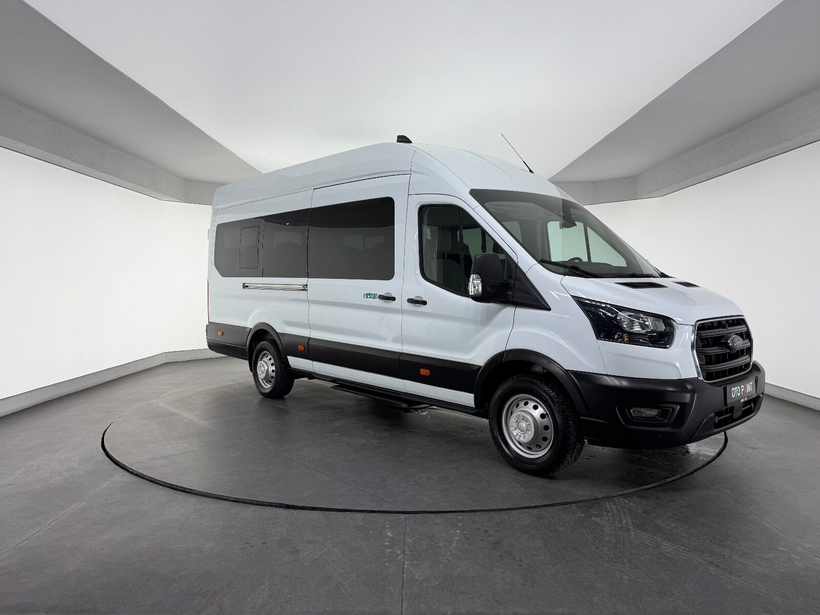 Ford Transit 2.0 EcoBlue 440 E Deluxe UPG - 2023 - Detay