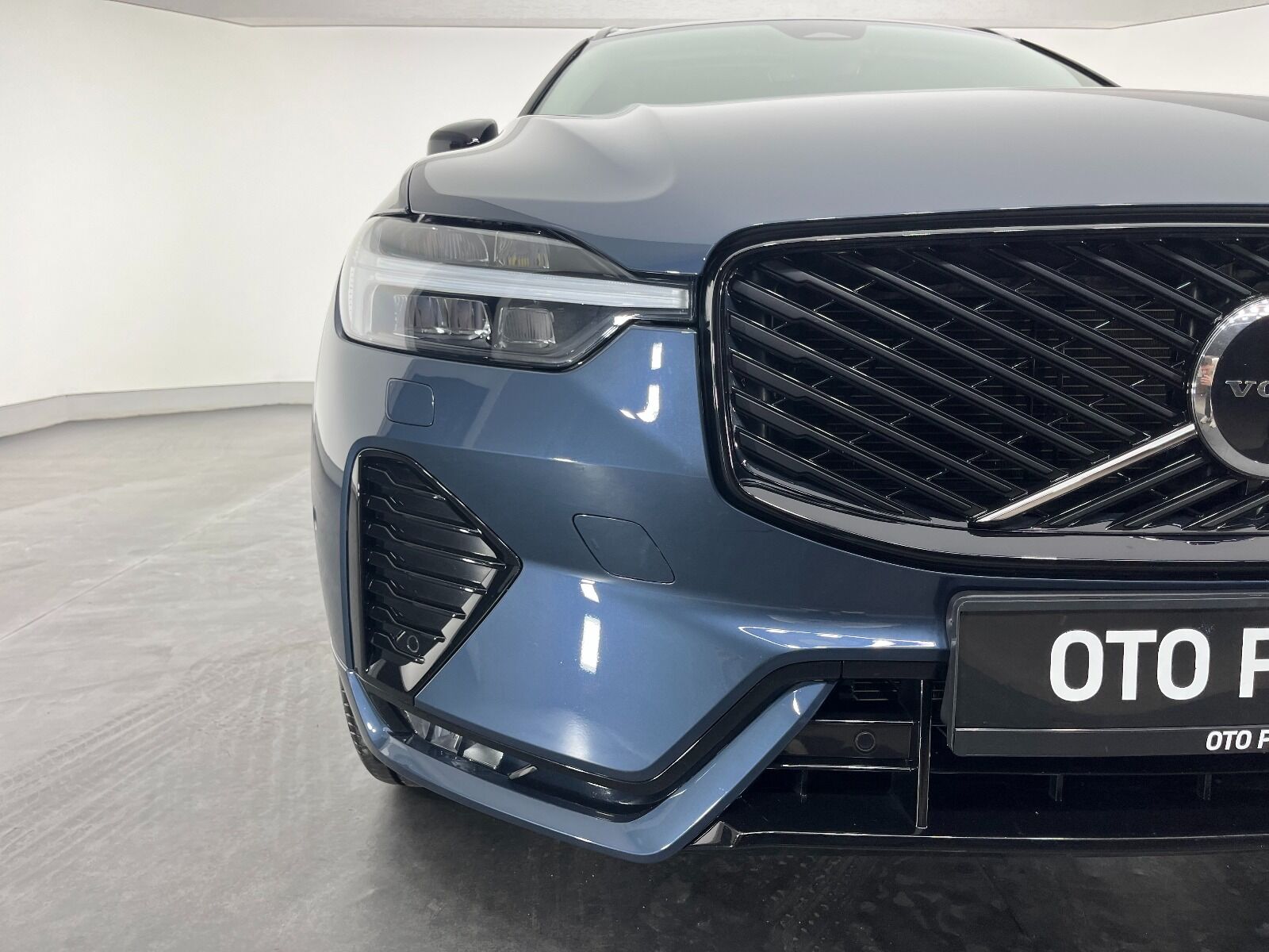 Volvo XC60 2.0 B5 Mild Hybrid Plus Dark AWD - 2025 - Detay