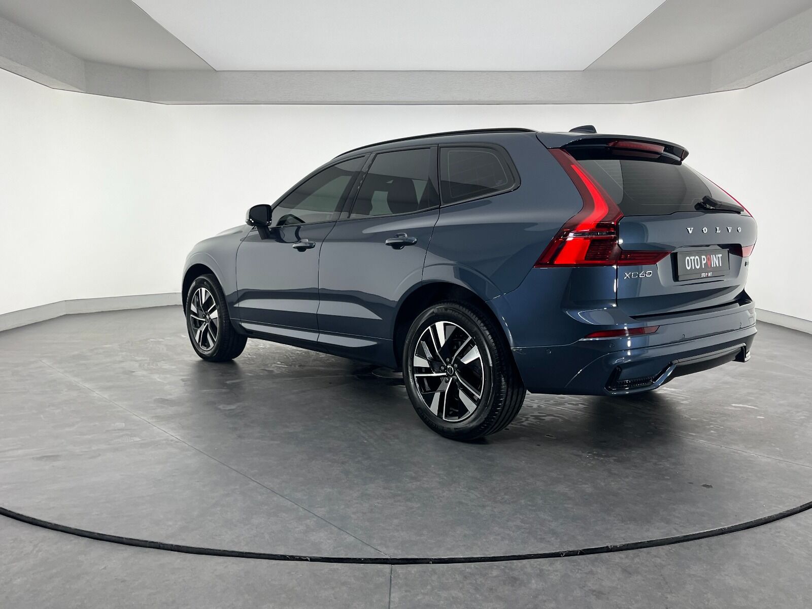 Volvo XC60 2.0 B5 Mild Hybrid Plus Dark AWD - 2025 - Detay