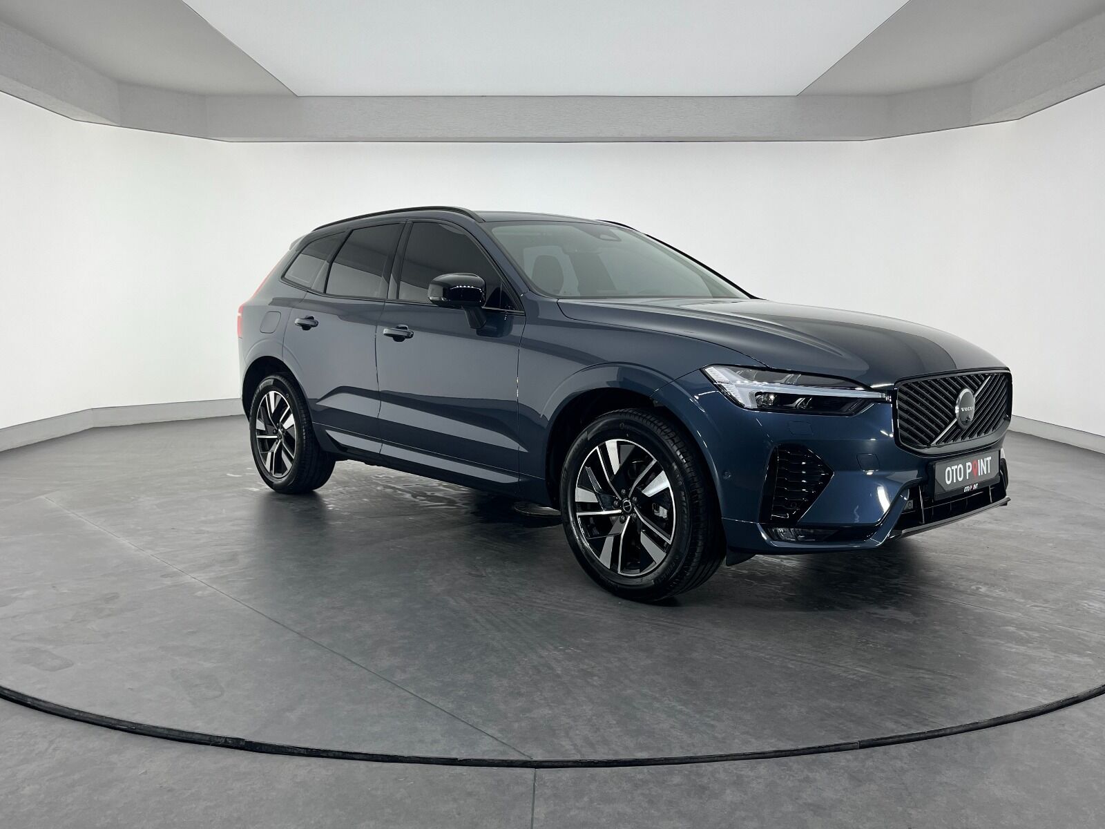 Volvo XC60 2.0 B5 Mild Hybrid Plus Dark AWD - 2025 - Detay