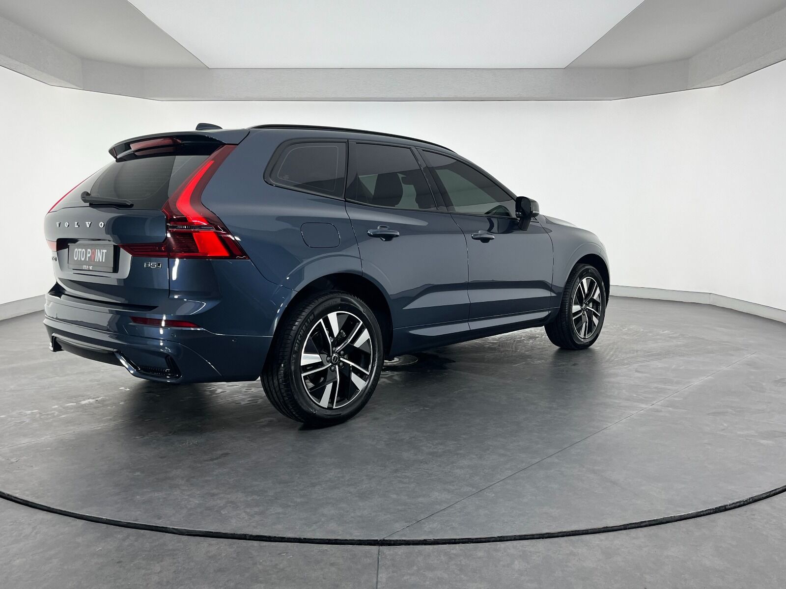 Volvo XC60 2.0 B5 Mild Hybrid Plus Dark AWD - 2025 - Detay