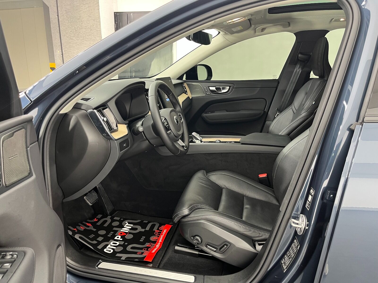 Volvo XC60 2.0 B5 Mild Hybrid Plus Dark AWD - 2025 - Detay
