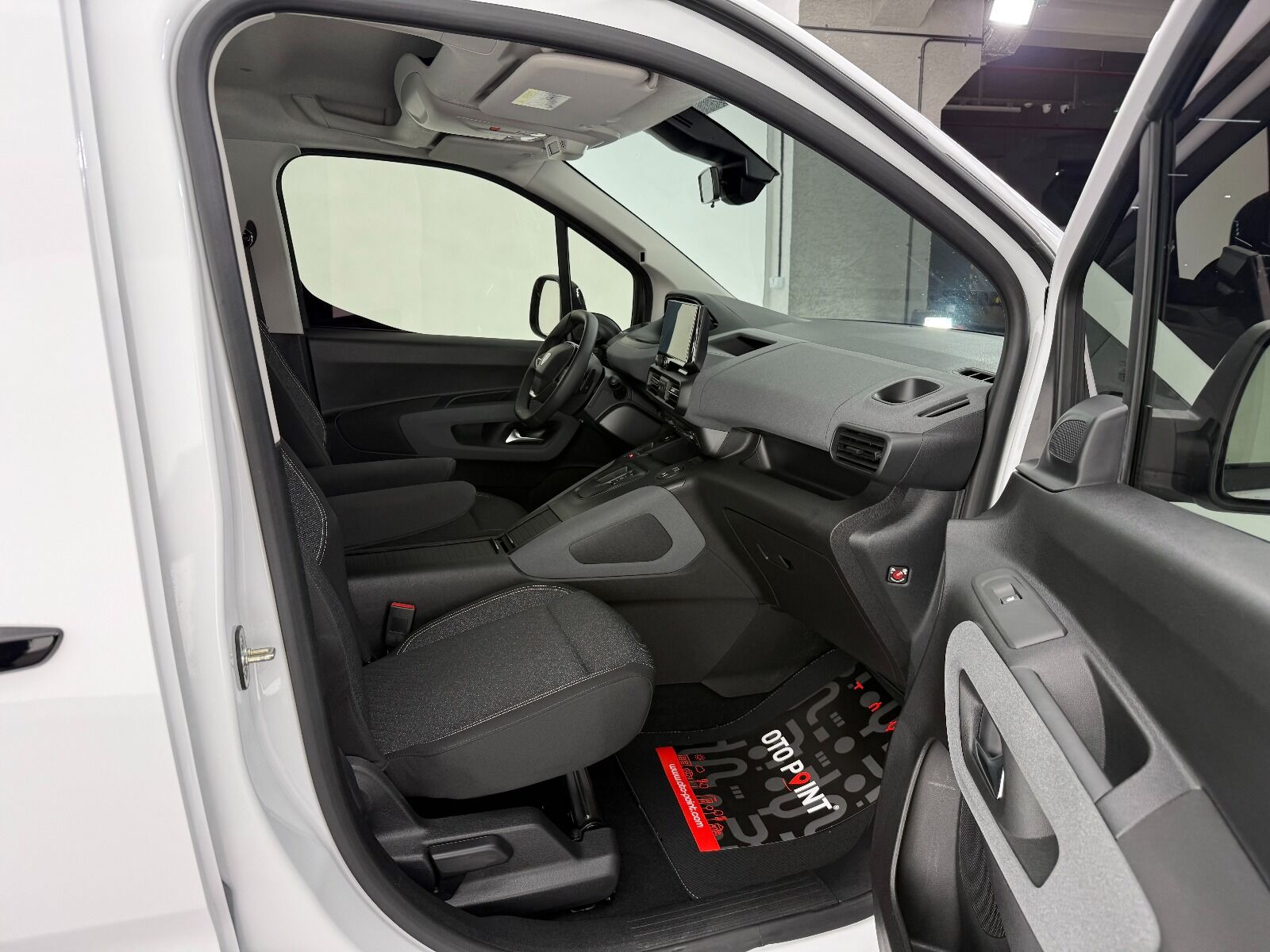 Peugeot Rifter 1.5 BlueHDI Allure EAT8 - 2026 - Detay