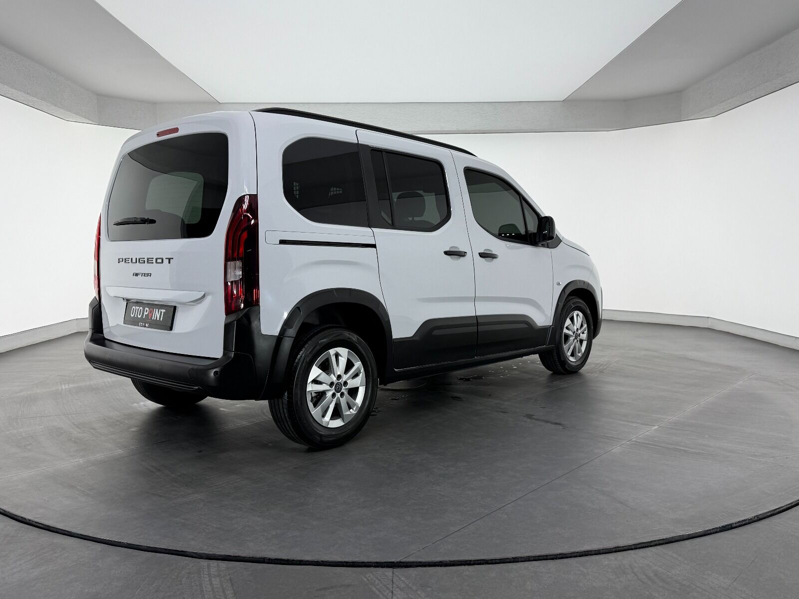 Peugeot Rifter 1.5 BlueHDI Allure EAT8 - 2026 - Detay