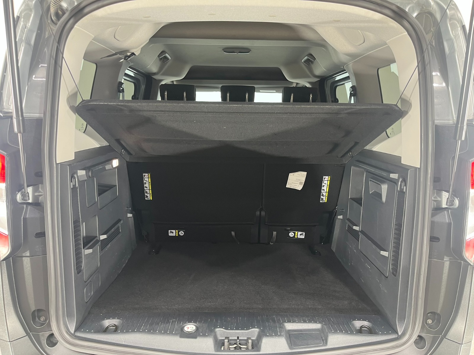 Ford Tourneo Courier Kombi 1.5 EcoBlue Deluxe - 2025 - Detay