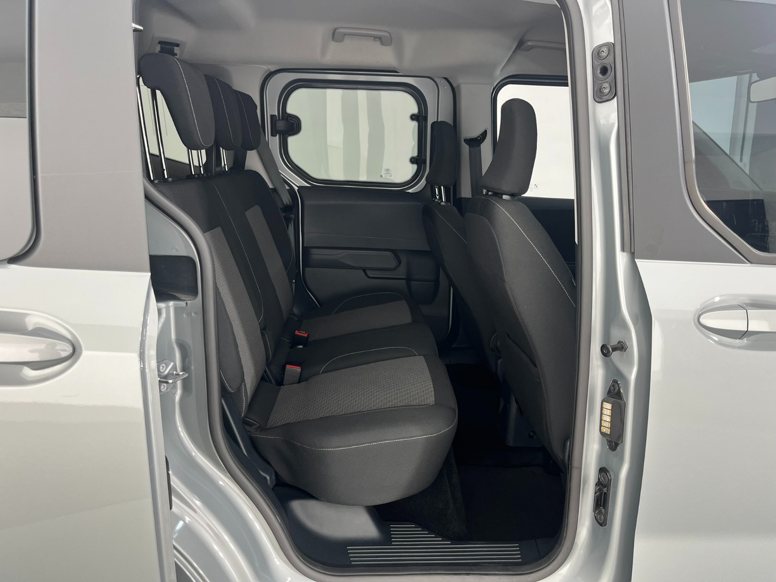 Ford Tourneo Courier Kombi 1.5 EcoBlue Deluxe - 2025 - Detay