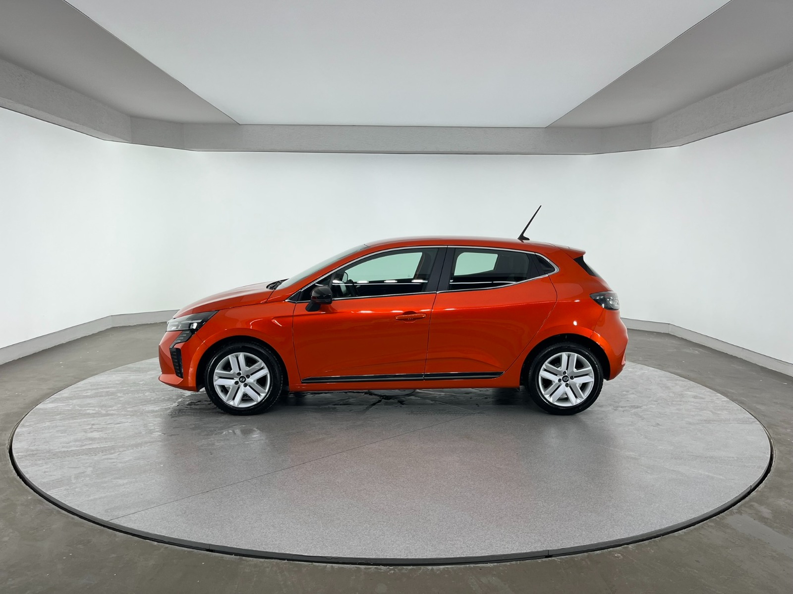 Renault Clio Hatchback 1.0 TCe Evolution X-Tronic - 2024 - Detay