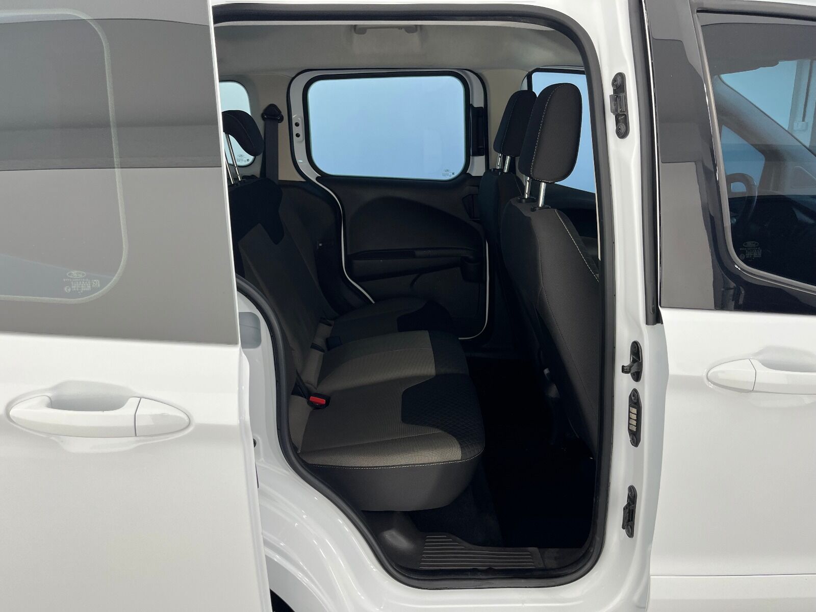 Ford Tourneo Courier 1.5 TDCI Deluxe - 2023 - Detay