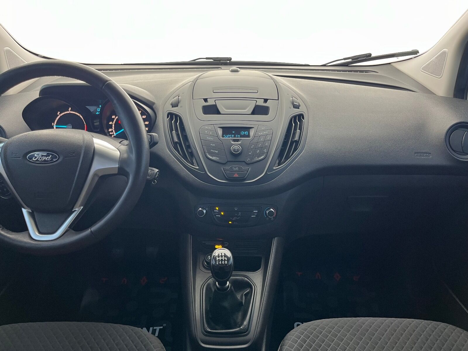 Ford Tourneo Courier 1.5 TDCI Deluxe - 2023 - Detay