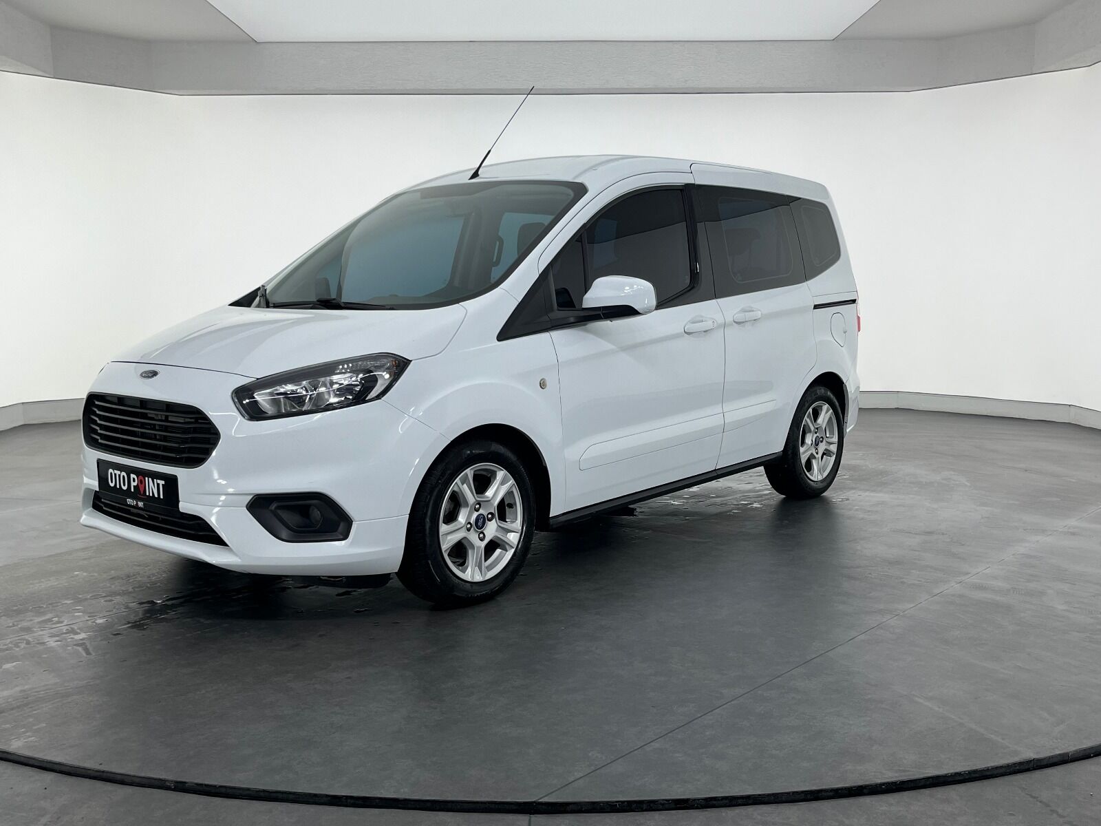 Ford Tourneo Courier 1.5 TDCI Deluxe - 2023 - Detay