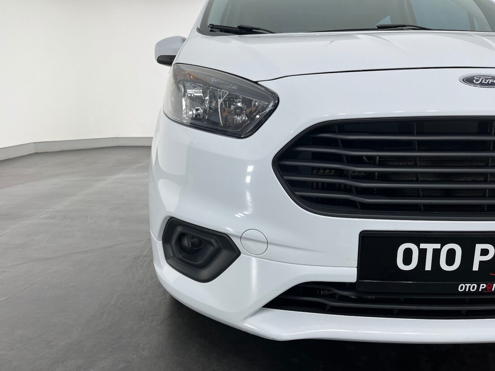 Ford Tourneo Courier 1.5 TDCI Deluxe - 2023 - Detay