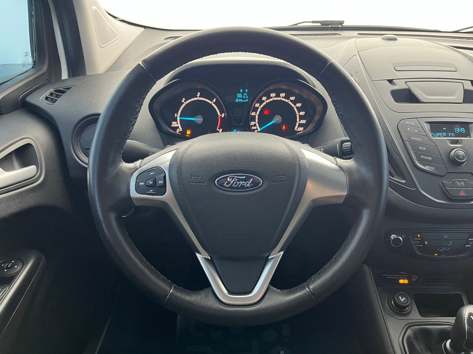Ford Tourneo Courier 1.5 TDCI Deluxe - 2023 - Detay