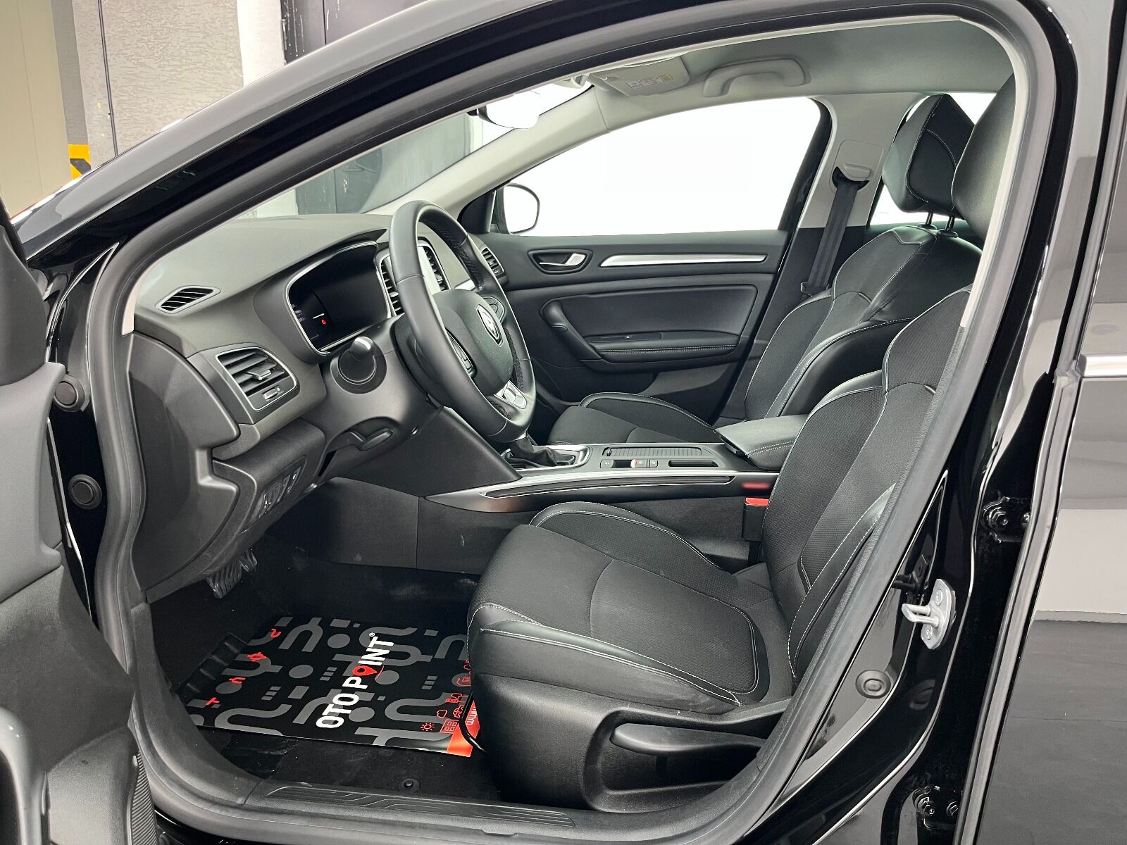 Renault Megane Sedan 1.5 Blue DCI Icon EDC - 2024 - Detay