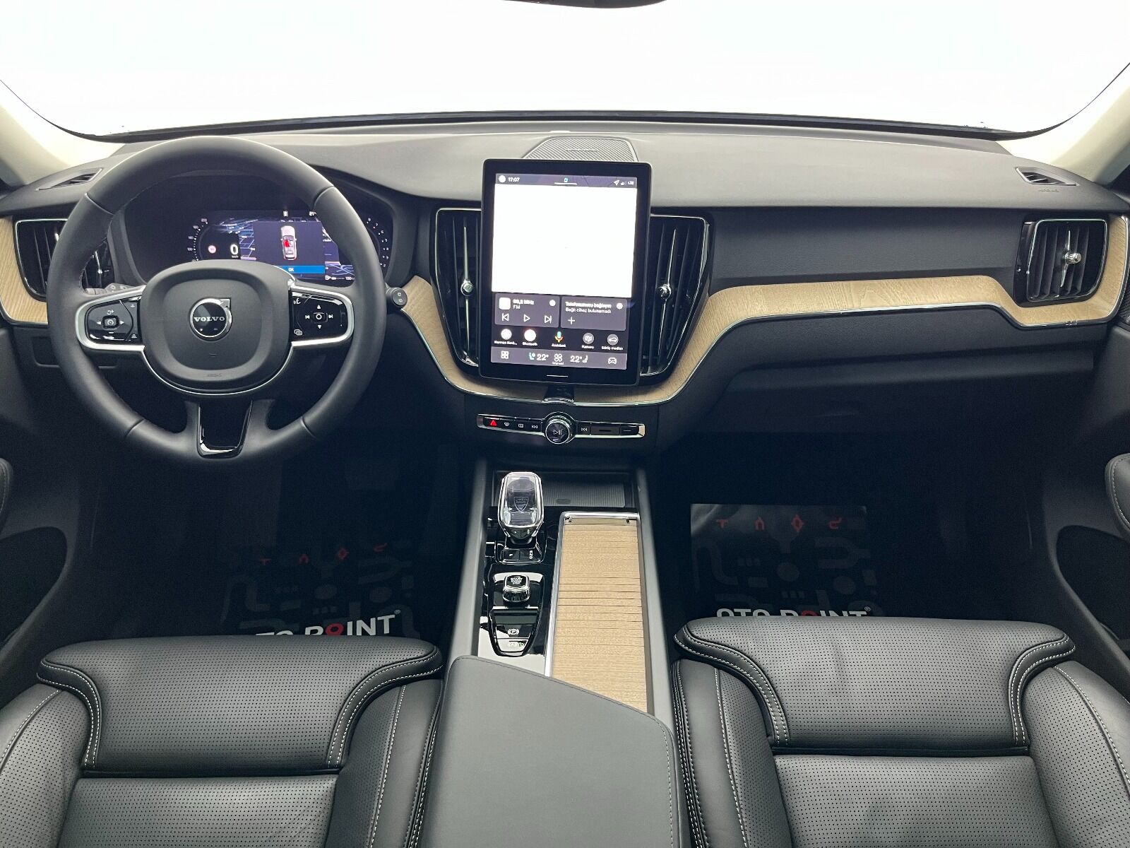 Volvo XC60 2.0 B5 Mild Hybrid Plus Dark AWD - 2025 - Detay