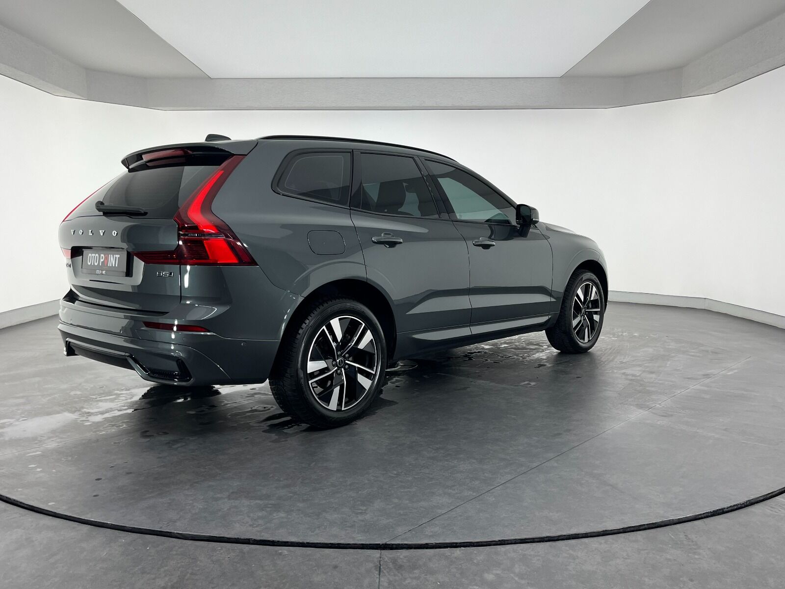 Volvo XC60 2.0 B5 Mild Hybrid Plus Dark AWD - 2025 - Detay