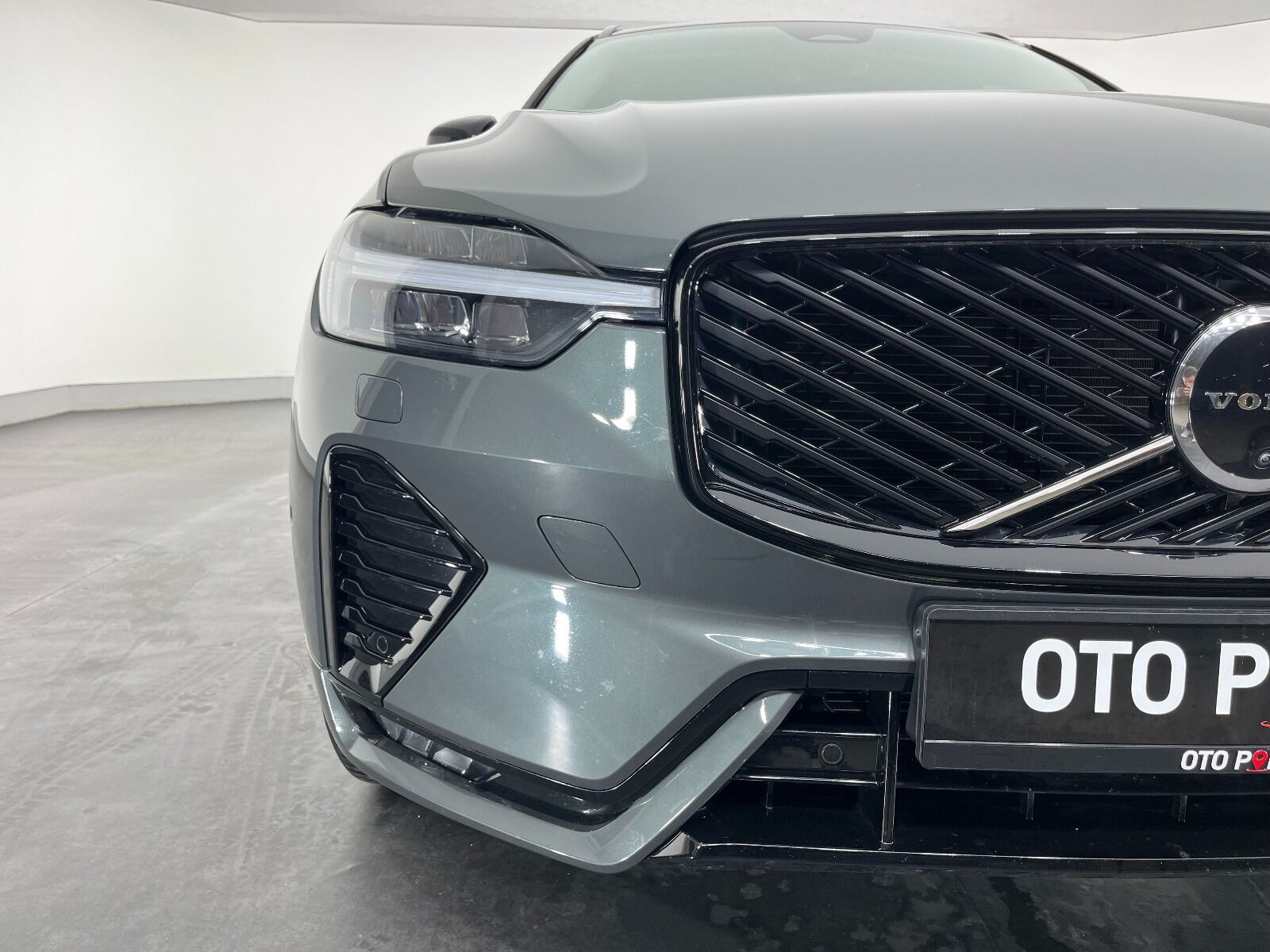 Volvo XC60 2.0 B5 Mild Hybrid Plus Dark AWD - 2025 - Detay