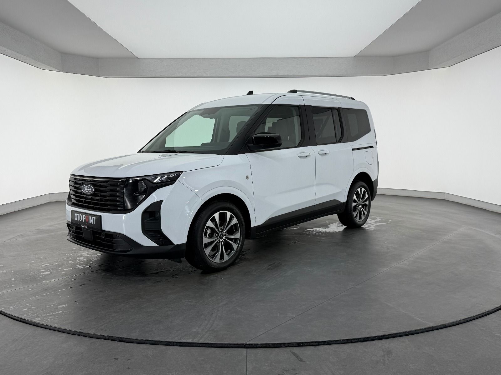 Ford Tourneo Courier 1.0L Ecoboost Titanium - 2026 - Detay