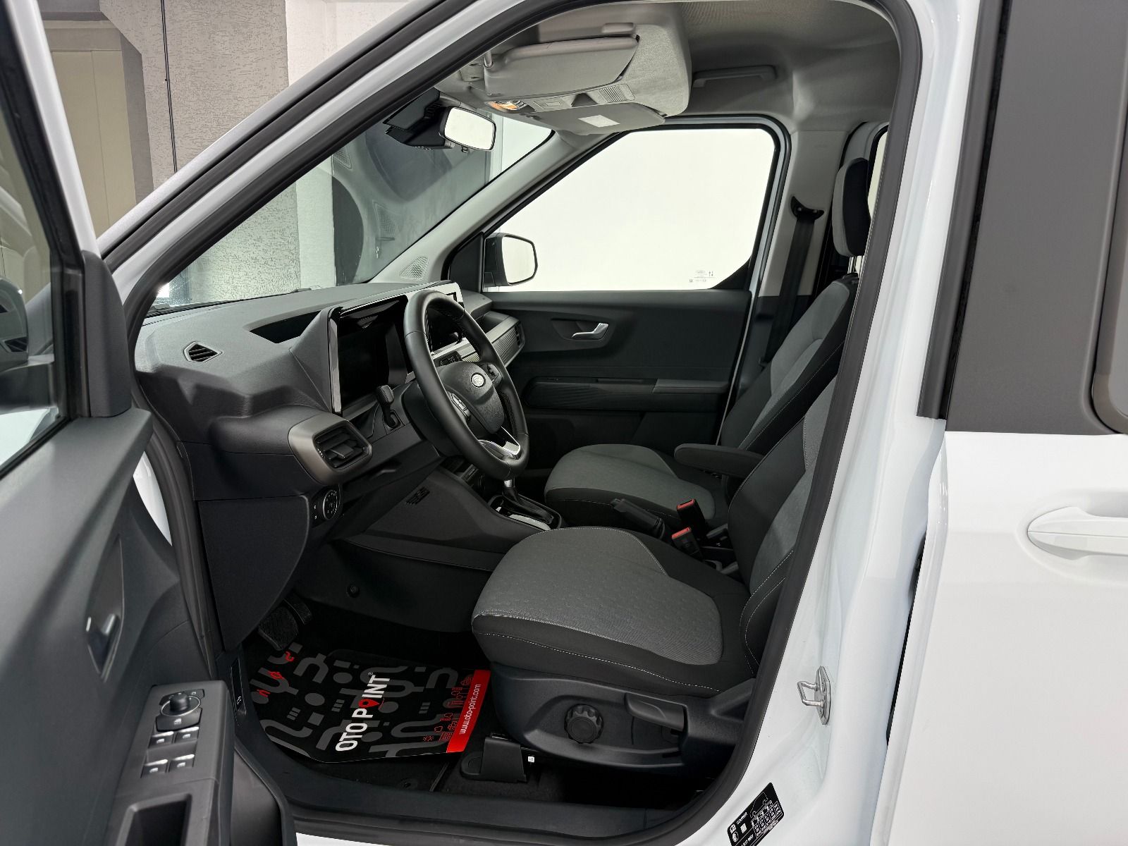 Ford Tourneo Courier 1.0L Ecoboost Titanium - 2026 - Detay