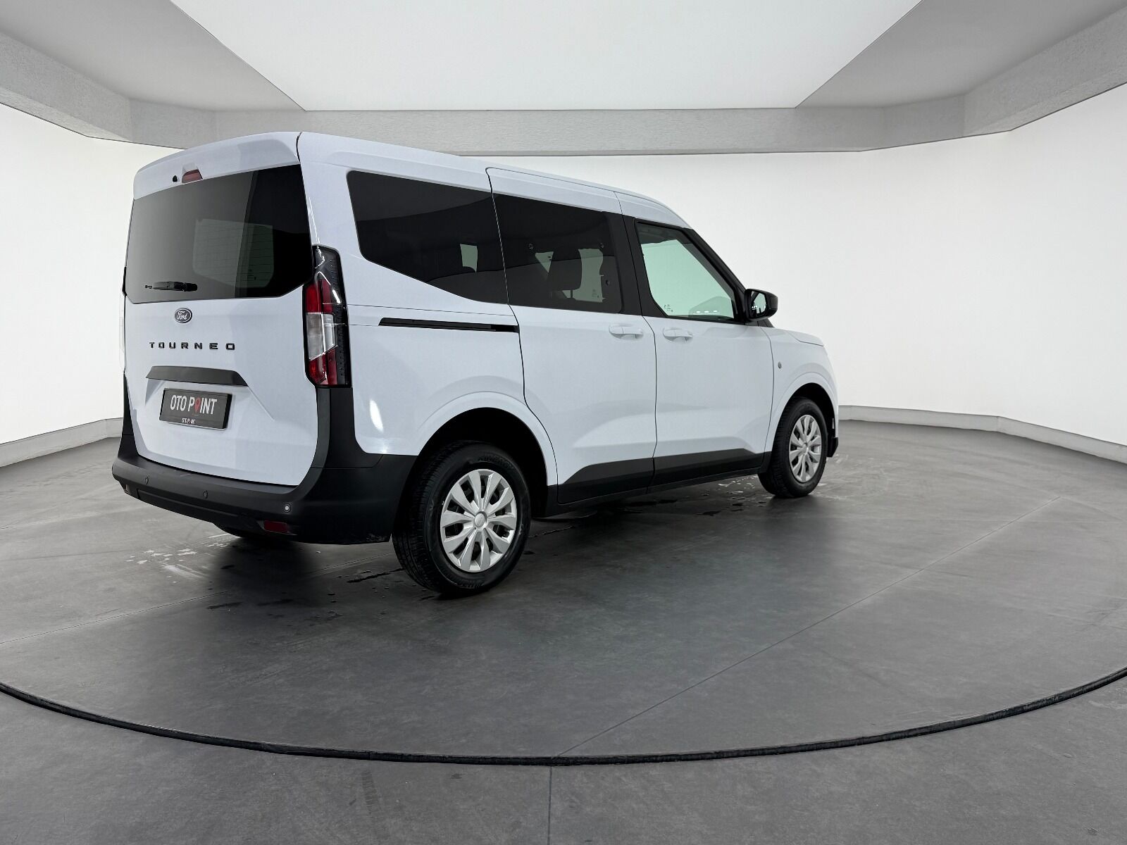 Ford Tourneo Courier 1.5L EcoBlue Deluxe - 2025 - Detay